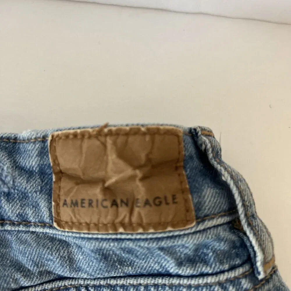 American Eagle Mom Denim Shorts Floral Embroidered Cut Off High Rise Size 00